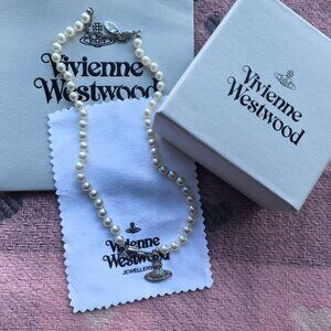 Women's Safety Pin Bas Relief Pearl Choker Necklace